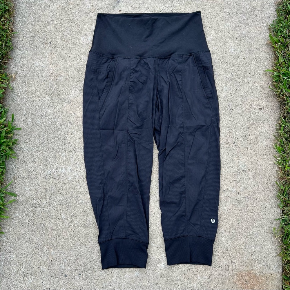 Lululemon high waisted black striped Capri joggers